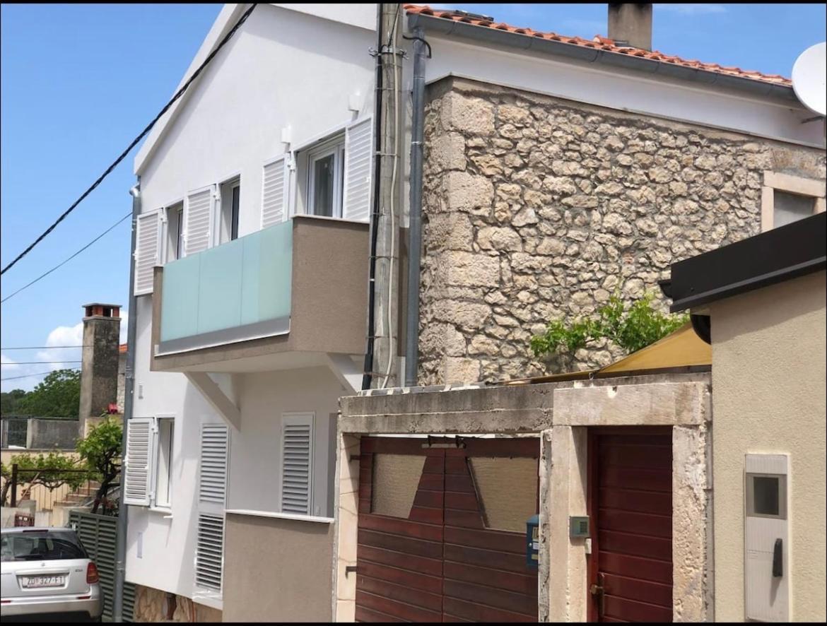 Maria One Minute From -beach Landhaus Zadar